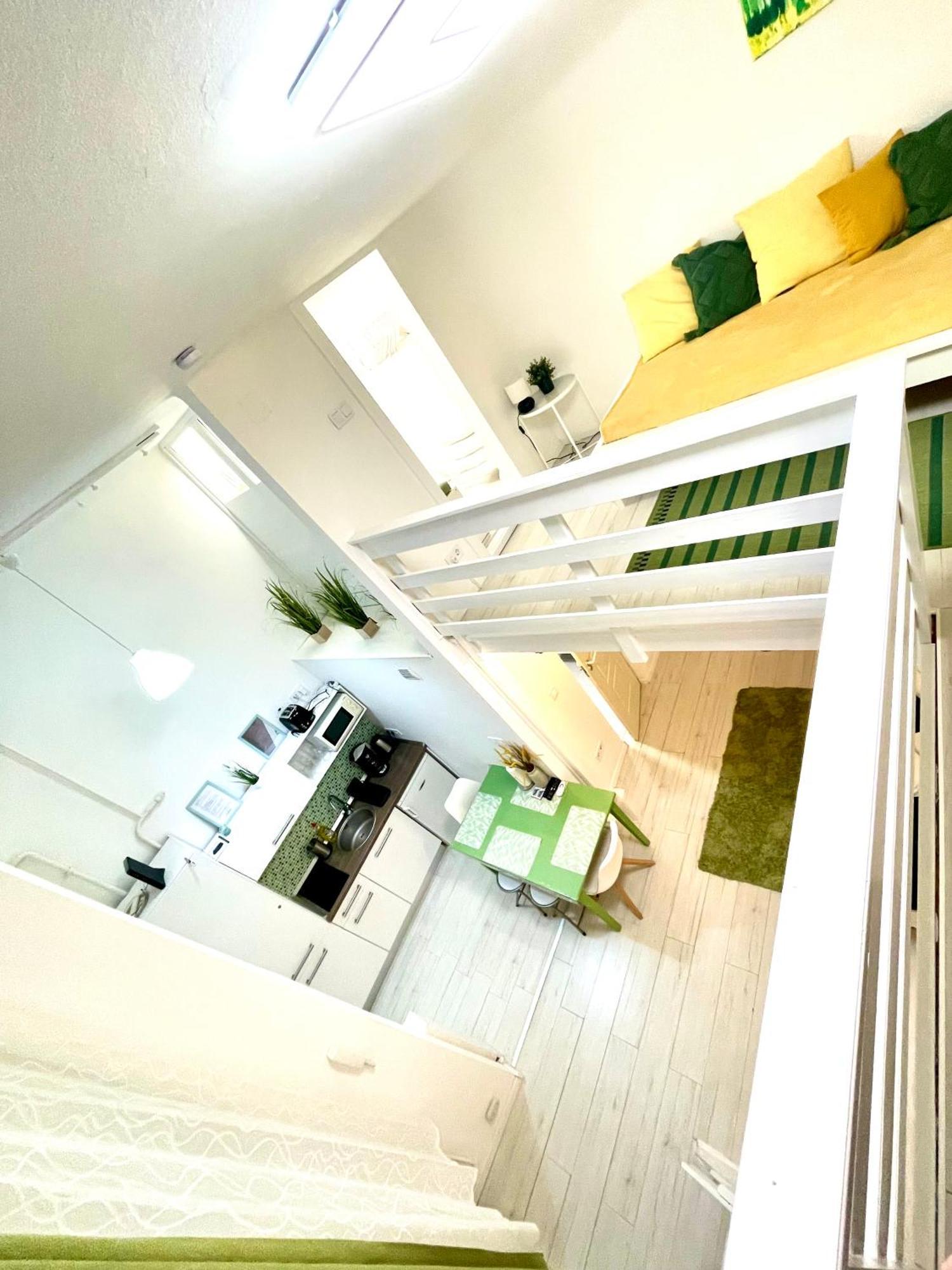 Teresian Apartment Near The Andrassy Street Free Air Conditioner Free Coffee Budapest Exterior foto