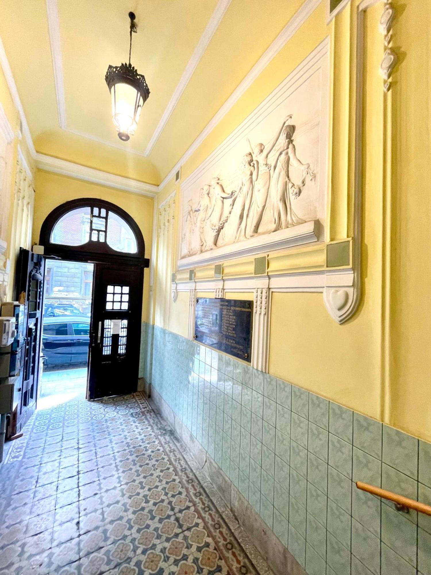 Teresian Apartment Near The Andrassy Street Free Air Conditioner Free Coffee Budapest Exterior foto